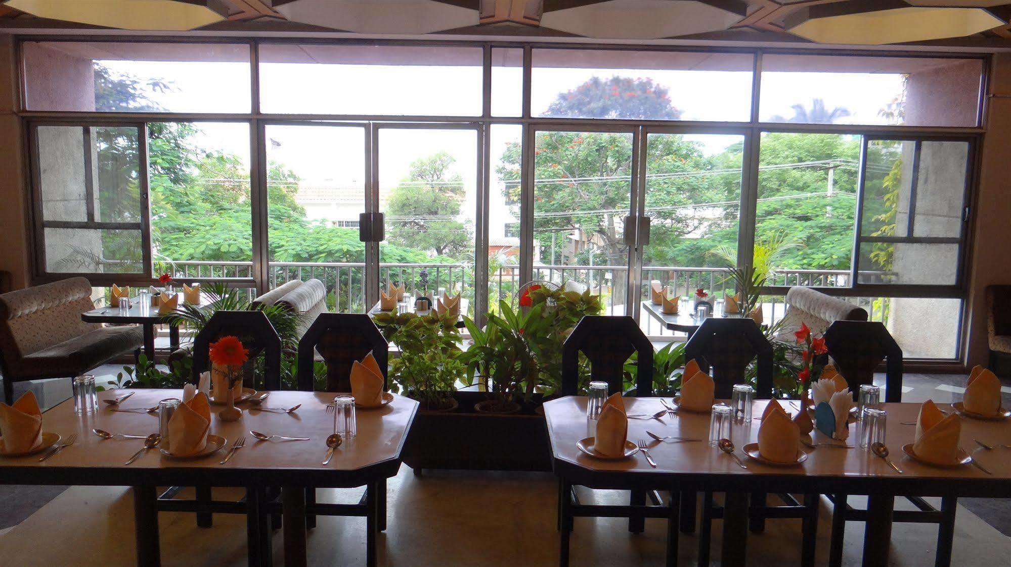 Hotel Paradise - Mysore Dasaprakash Group Екстериор снимка